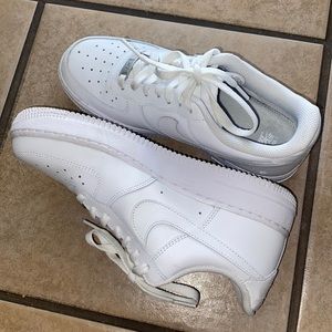 like new NIKE AIR FORCE 1s! used a couple of times